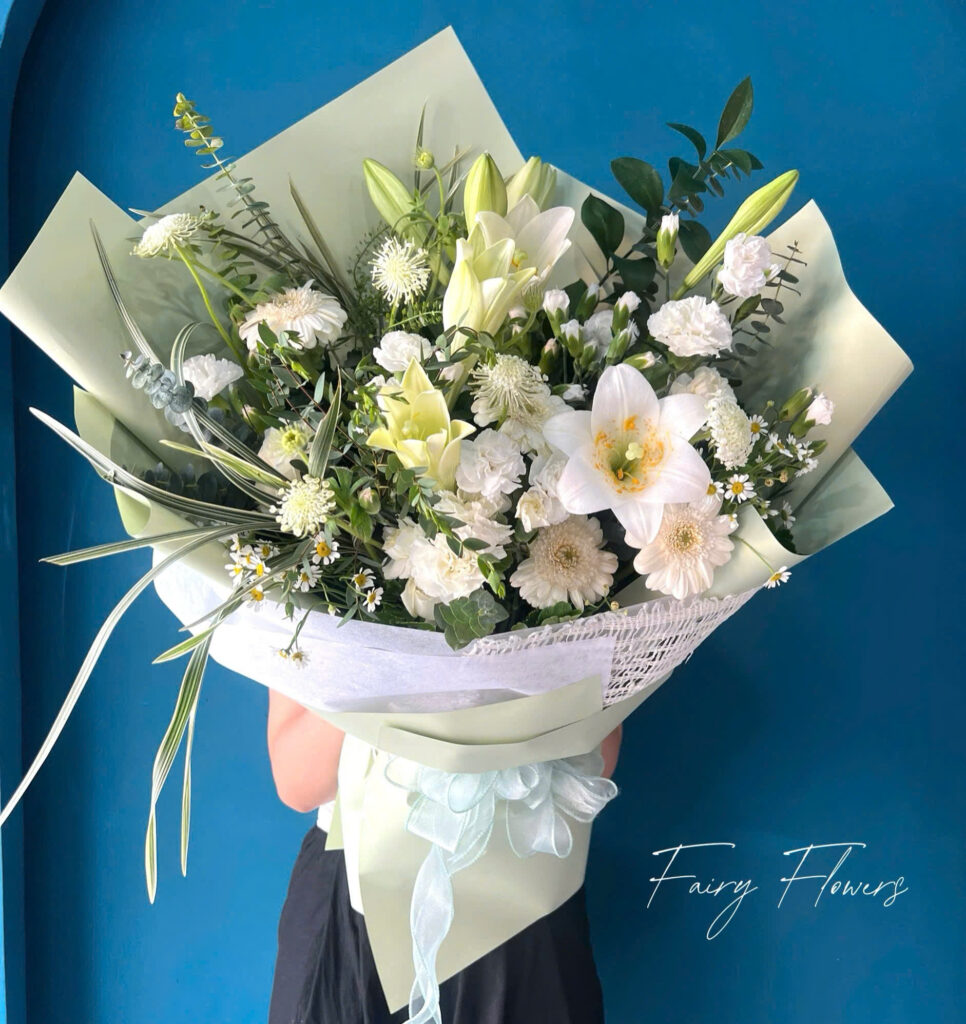 Bó Hoa Cẩm Chướng, Loa Kèn màu Trắng MS017